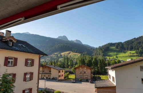 Spluegen Appartement | Ferienwohnung Mengelt, Splügen