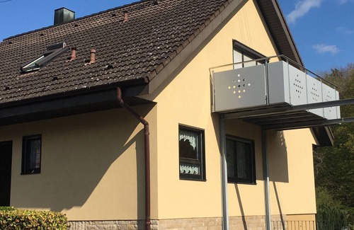 Gambach Appartement | Appartement avec balcon à la lisière de la forêt