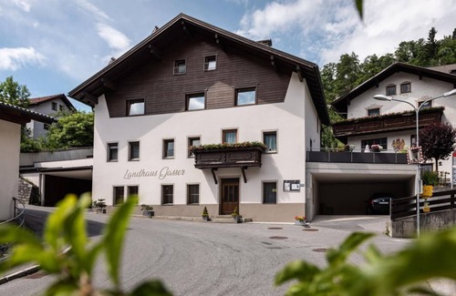 Wenns Cottage | Ferienwohnung mit Balkon - Landhaus Gasser