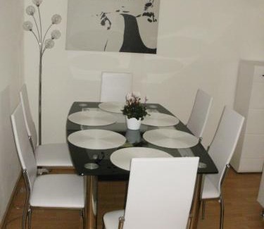 Zwenkau Appartement | Ferienwohnung mit Balkon