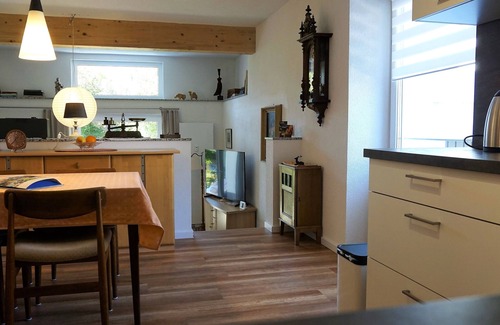Tuttlingen Appartement | Ferienwohnung mit Eigenem Gartenanteil und Loggia