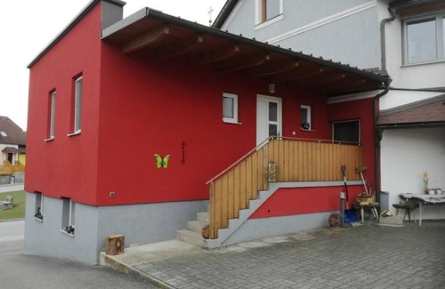 Nohagen Appartement | Ferienwohnung mit Terrasse und Geräumigem Wohn-schlafraum