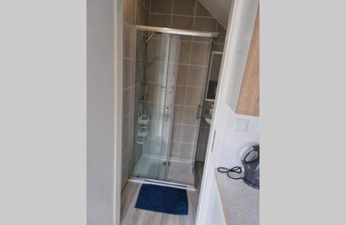 Ahnatal-Weimar Appartement | Ferienwohnung/Monteurwohnung Alte Garage