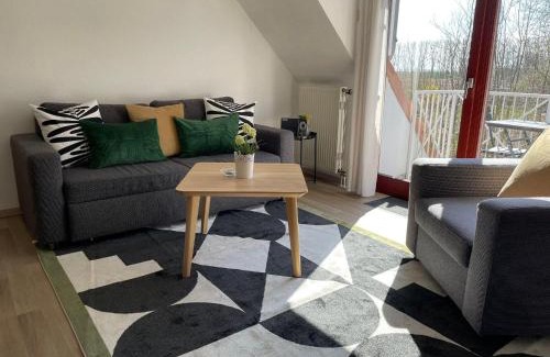 Gustow Appartement | Ferienwohnung-Nils-Holgerson-mit-Balkon-zwischen-Strand-Wald-Wiese-im-Suedosten-der-Insel-Ruegen