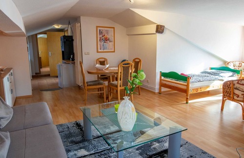 Prohn Appartement | Ferienwohnung - Pension Zur Kurve