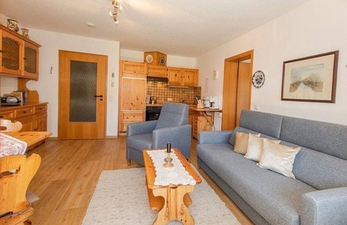 Nesselwang Appartement | Ferienwohnung Promenadenweg Nesselwang - Gut Ausgestattete Fewo für 3 Pers. mit Balkon (PW 12