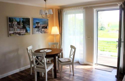 Velgast Appartement | Ferienwohnung Rosengarten am Pfarrgarten Starkow