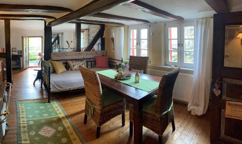 Langenberg Appartement | Ferienwohnung Rotes Fachwerkhaus