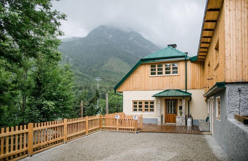 Bad Aussee Appartement | Ferienwohnung Salzkammer - Salzherrenhof Bad Aussee - Neueröffnung - Netflix - W-Lan