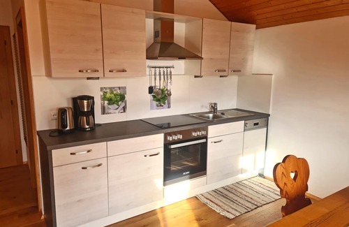 Aschau im Chiemgau Appartement | Ferienwohnung "Sommerflieder" 45 qm mit extra Schlafzimmer und Balkon