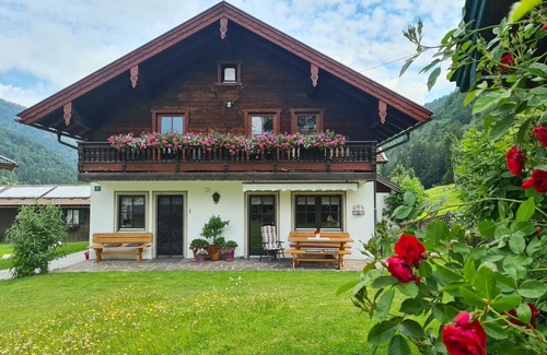 Aschau im Chiemgau Appartement | Ferienwohnung "Sommerflieder" 45 qm mit extra Schlafzimmer und Balkon