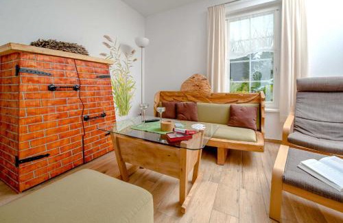 Neuendorf Appartement | Ferienwohnung Storchennest