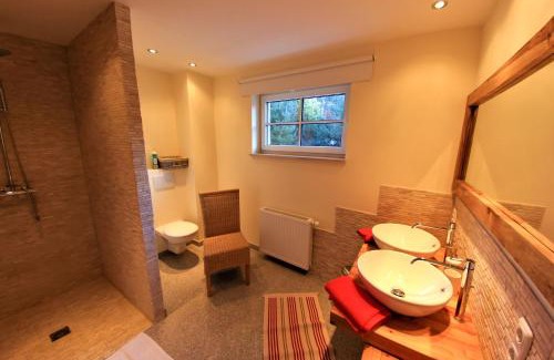 Maria Woerth Appartement | Ferienwohnung Villa Albatros In Oberdellach