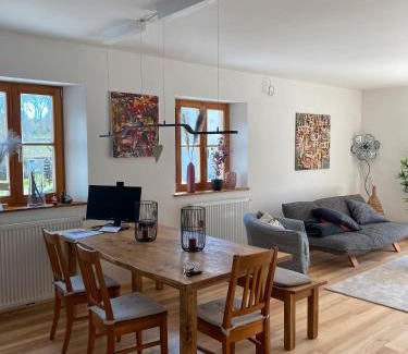 Holzheim a. Forst Appartement | Ferienwohnung Wein