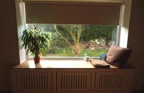 Hinte Appartement | Ferienwohnung Wattmoi mit Terrasse und Whirlwanne