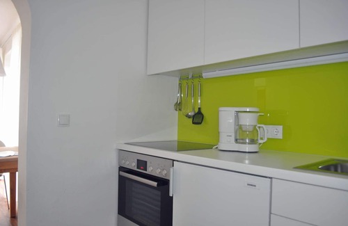 Mittenwald Appartement | Ferienwohnung Wiesengrün. Sonniges Apartment mit Balkonblick auf den Wetterstein