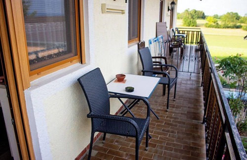 Kirchanschoring Appartement | Ferienwohnung Zwiesel, 50 qm, 2 Schlafzimmer, 4 Personen und Kinderbett, Balkon mit Bergblick, Nichtraucher, Obergeschoß