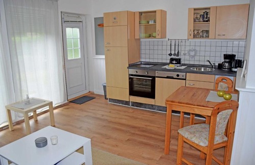 Altefaehr Appartement | Ferienwohnungen am Wald mit Strand