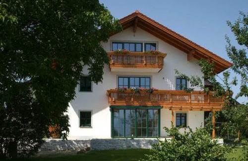 Saaldorf-Surheim Maison | Ferienwohnungen auf dem Paulbauernhof