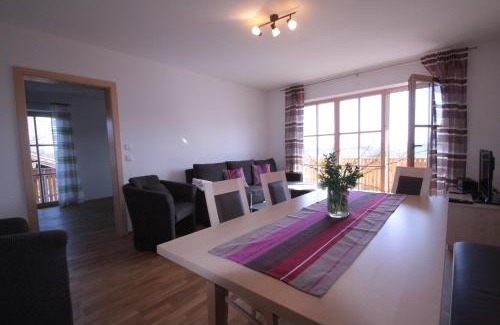 Saaldorf-Surheim Maison | Ferienwohnungen auf dem Paulbauernhof