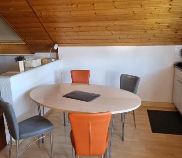 Minfeld Appartement | Ferienwohnungen Hock