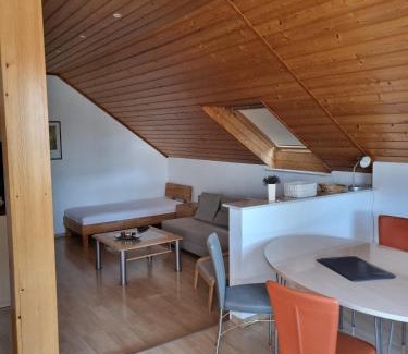 Minfeld Appartement | Ferienwohnungen Hock