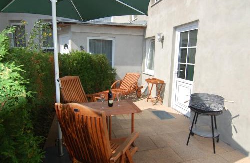 Kuehlungsborn Appartement | Ferienwohnungen "Tannenhäuser"