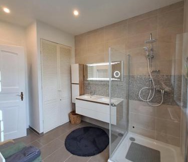 Mühlhausen Appartement | Ferienwohnungen Vogelnest zentral in Mühlhausen mit Pool