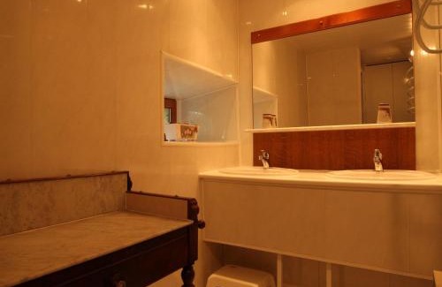 Chamalieres-sur-Loire Maison | Ferme rénovée avec jardin, garage et wifi gratuit à Chamalières-sur-Loire - FR-1-582-1