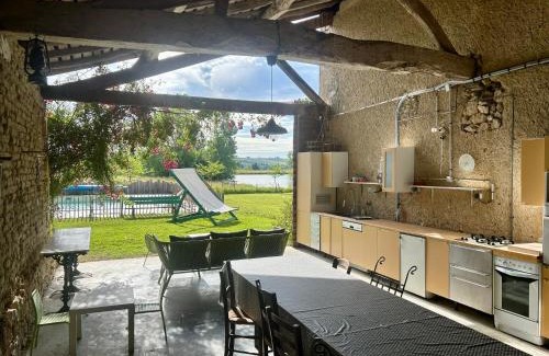 Castet-Arrouy Maison | Ferme rénovée 6 chambres, vue sur lac et piscine
