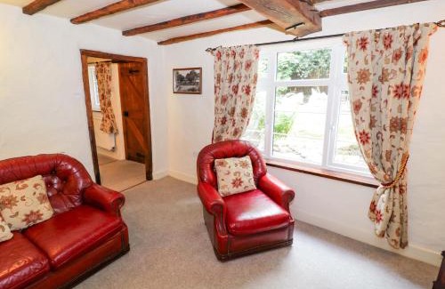 Cofton Hackett Maison | Fern Cottage