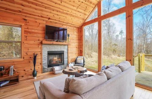 McArthur Maison | Fern Haven A modern take on Hocking Hills cabins