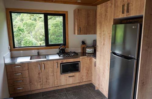 Tararua Forest Park Maison | Fern Valley Cabin - Native Bush Retreat in Otaki Gorge