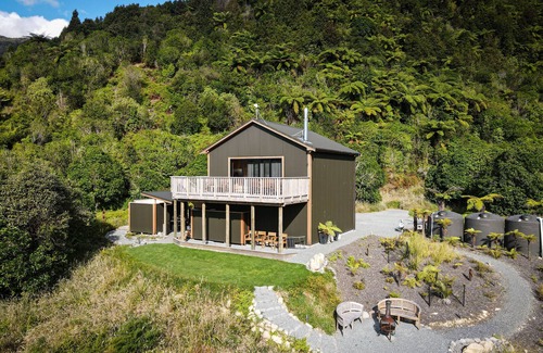 Tararua Forest Park Maison | Fern Valley Cabin - Native Bush Retreat in Otaki Gorge
