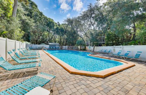 Fernandina Beach Appartement | Fernandina Beach Condo with Pool and Path to Beach!