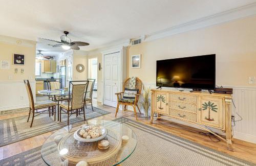 Fernandina Beach Appartement | Fernandina Beach Condo with Pool and Path to Beach!