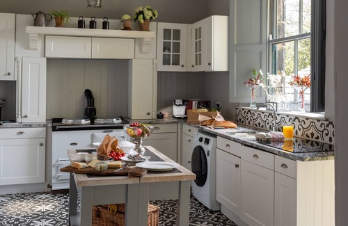 Kildwick Maison | FERNHILL CASTLE, family friendly, luxury holiday cottage in Skipton
