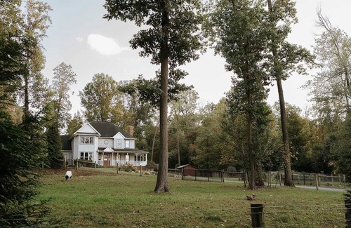 Strasburg Maison | This house is a 4 bedroom(s), 3 bathrooms, located in Paradise, PA.