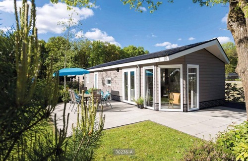 Cromvoirt Chalet De Ski | ✓ Ferox at Résidence de Leuvert ✓ Holiday home for 5 persons ✓ Located near Den Bosch (Noord-Brabant) ✓ Near De IJzeren Man ✓ Book directly through the park