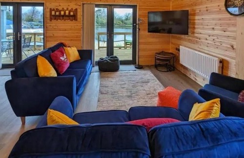 Brundall Maison | Ferry Lodge Norfolk Broads