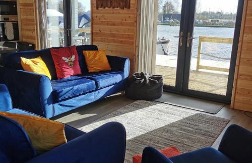 Brundall Maison | Ferry Lodge Norfolk Broads