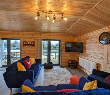 Brundall Maison | Ferry Lodge Norfolk Broads