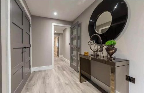 Duddingston Maison | Festival Villa and City Villa