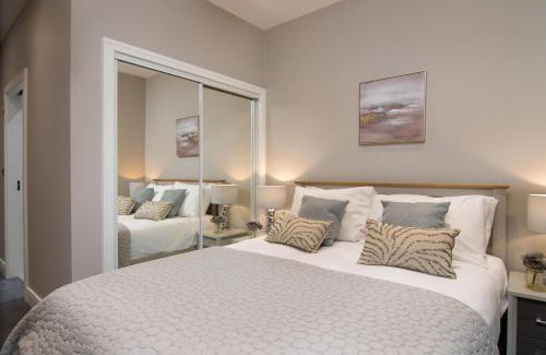 Duddingston Maison | Festival Villa and City Villa
