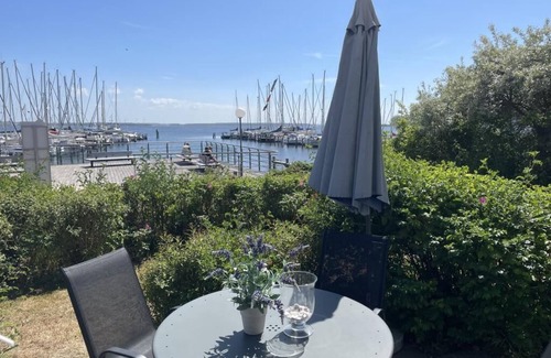 Alt Gaarz Appartement | Fewo 34 "ferienwohnung am Reriker Yachthafen"