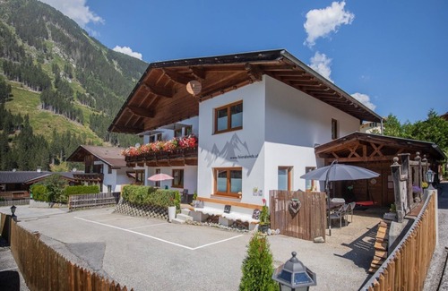 Volderau Appartement | FeWo Alpenveilchen - Feel-good oriented with great attention to detail.