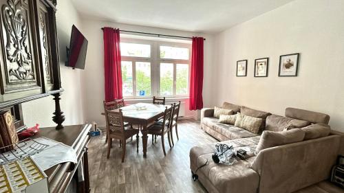Zittau Appartement | Fewo Ascheweibchen -Altstadt-Domizil am Rathaus mit Top Aussicht