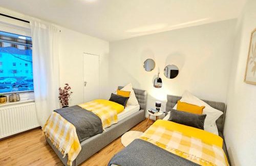 Bad Appartement | Fewo Honey, ganze Ferienwohnung mit 3 Schlafzimmern, Waschmaschine,Businesswohnung, Monteurzimmer