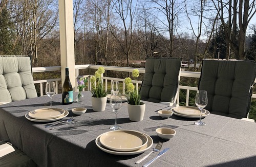 Lalendorf Appartement | FeWo "Idyll am See" - dans le parc naturel Mecklenburgische Schweiz, directement au bord du lac.