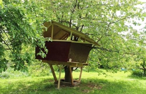 Kirch Mulsow Appartement | Fewo Kerzenzimmer - Märchen aus Wachs und Flamme